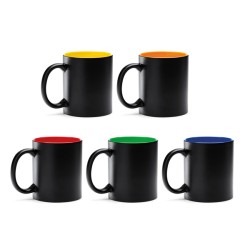 Tazza in ceramica nera con interno colorato